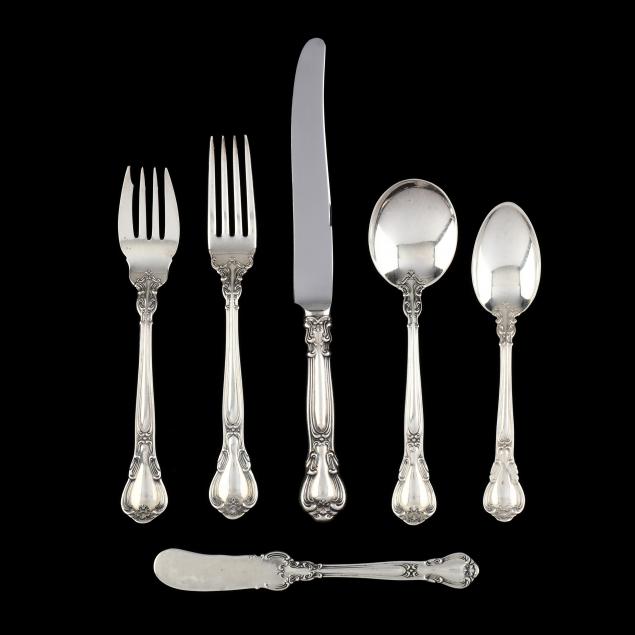 gorham-i-chantilly-i-sterling-silver-flatware-service