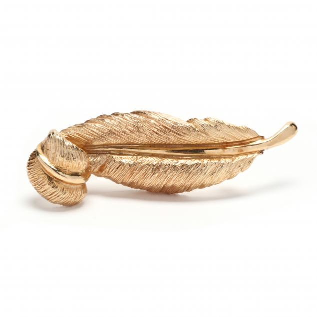 gold-feather-motif-brooch