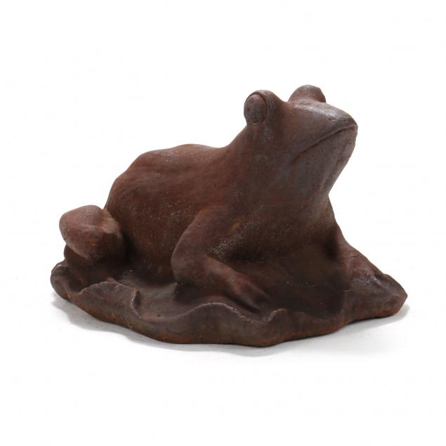 oversized-cast-iron-frog-on-lily-pad
