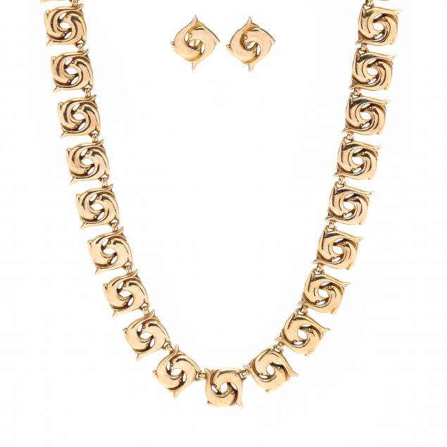 gold-necklace-and-earrings-metropolitan-museum-of-art
