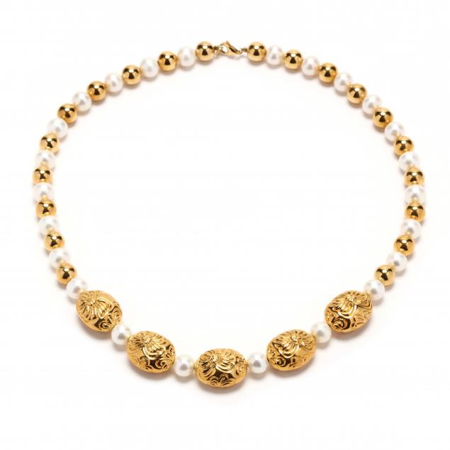 gold-and-pearl-necklace
