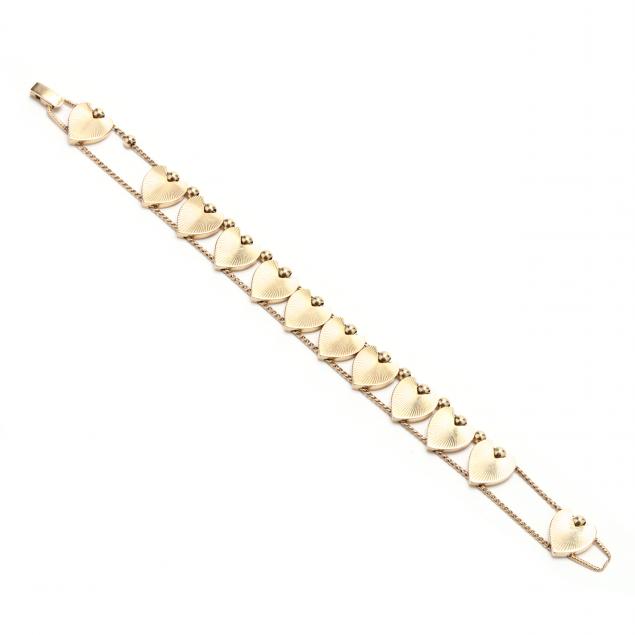 gold-heart-motif-bracelet