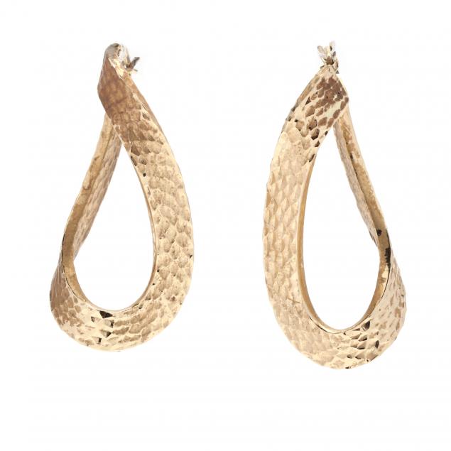 gold-hoop-earrings