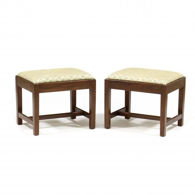 kittinger-pair-of-williamsburg-adaptation-mahogany-stools
