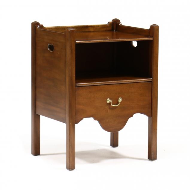 kittinger-williamsburg-adaptation-georgian-style-mahogany-pot-cabinet