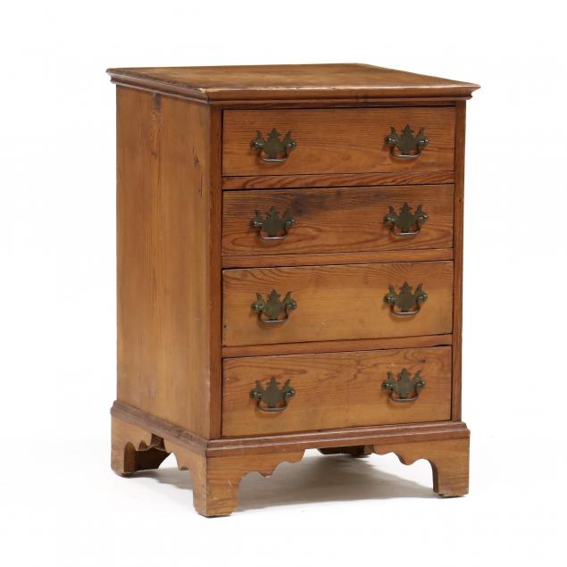 custom-southern-yellow-pine-side-chest