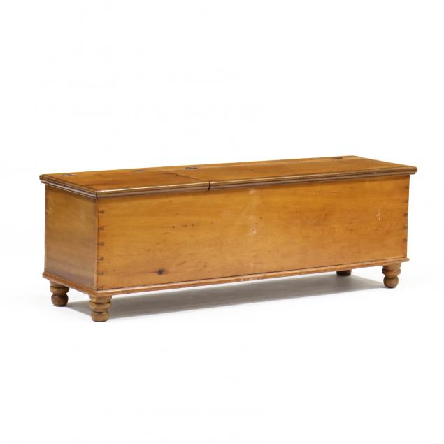 new-england-pine-divided-blanket-chest