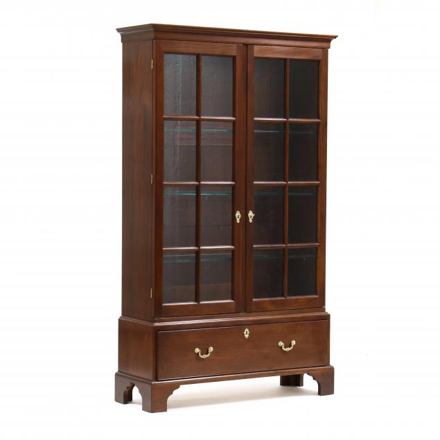 stickley-chippendale-style-mahogany-bookcase-for-colonial-williamsburg