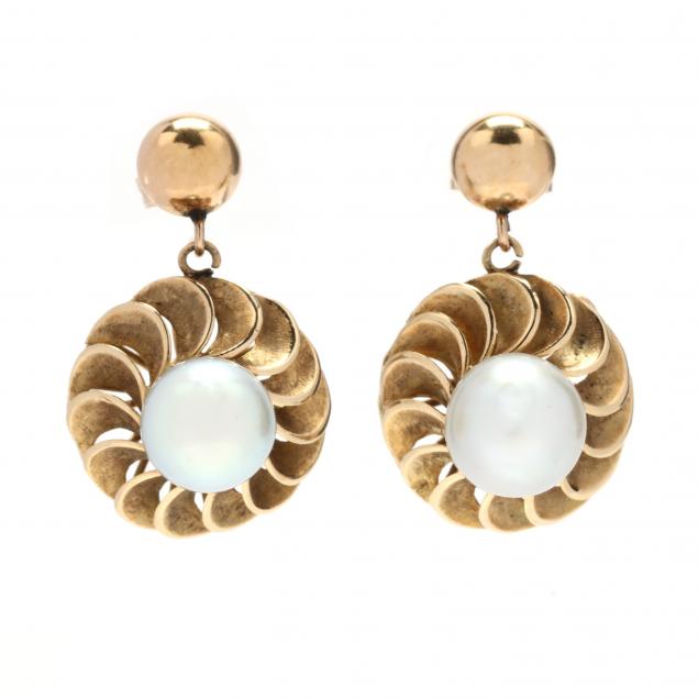 gold-and-pearl-dangle-earrings