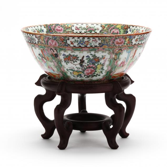 a-chinese-export-rose-medallion-porcelain-punch-bowl