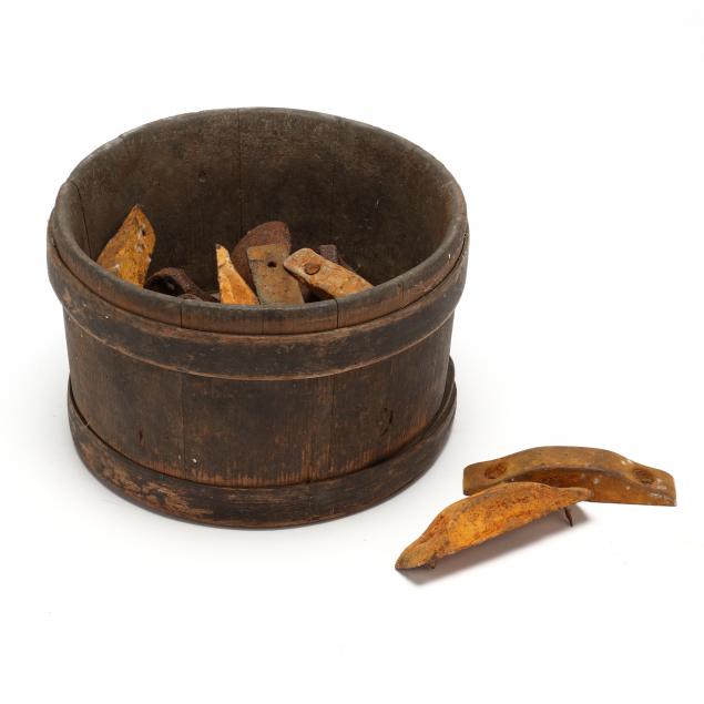 early-wooden-clam-basket-with-saunders-foundry-decoy-weights