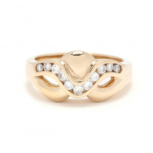 gold-and-diamond-ring
