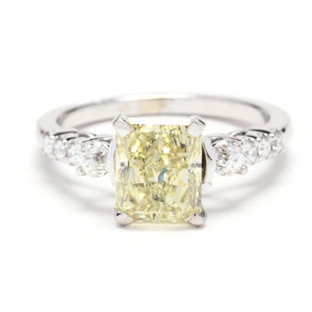 white-gold-fancy-colored-internally-flawless-diamond-and-diamond-ring