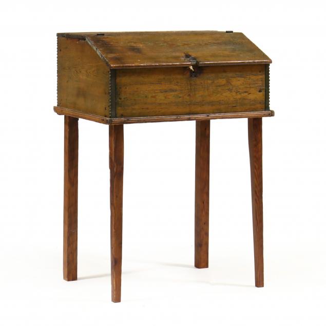 antique-southern-yellow-pine-standing-desk