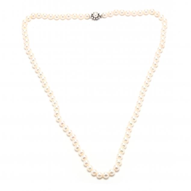 pearl-necklace-with-white-gold-pearl-and-diamond-clasp