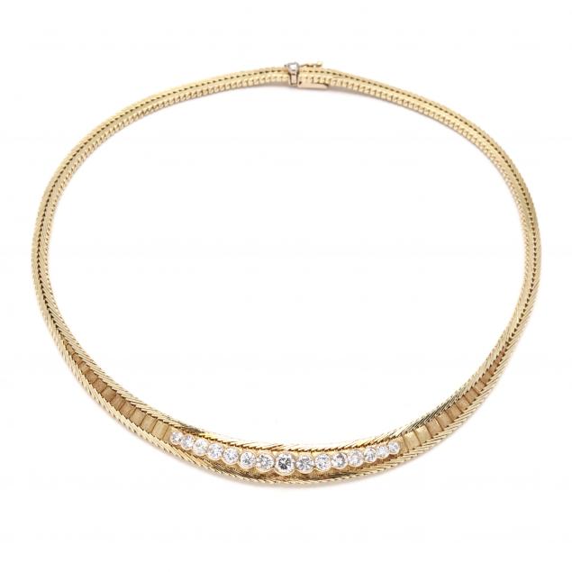 gold-and-diamond-necklace