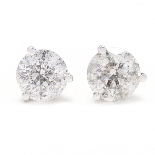 white-gold-diamond-stud-earrings
