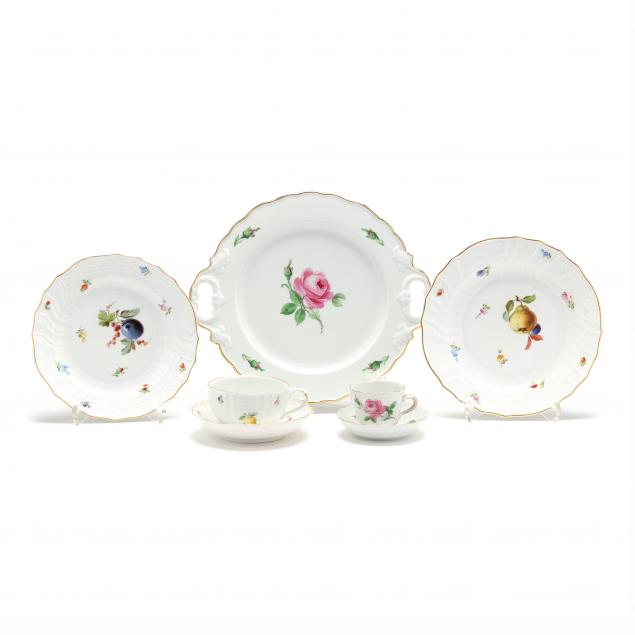 group-of-26-meissen-tableware-pieces