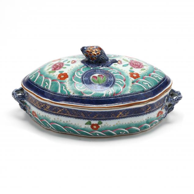 an-unusual-chinese-export-covered-serving-dish