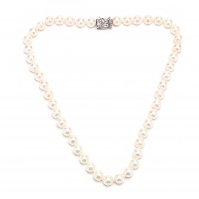 pearl-necklace-with-white-gold-and-diamond-set-clasp