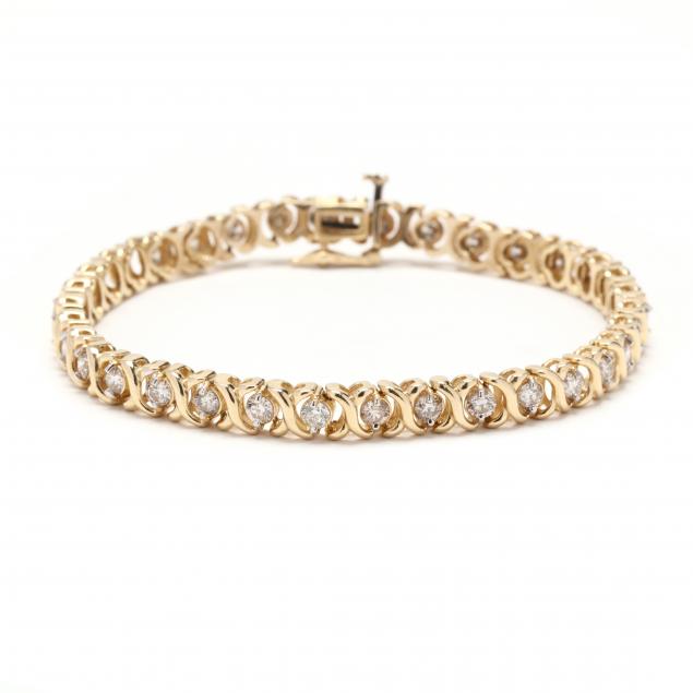 gold-and-diamond-bracelet