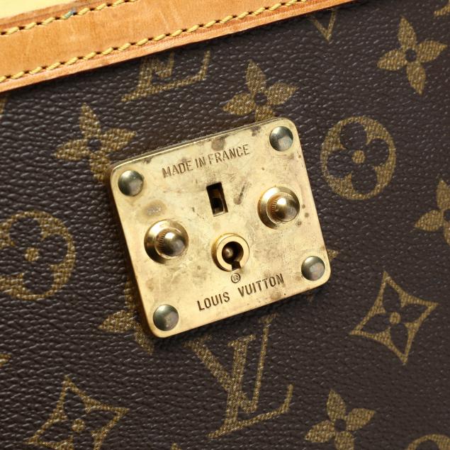 Sold at Auction: Louis Vuitton. Beauty Case. Vintage. Numbered 1036545.