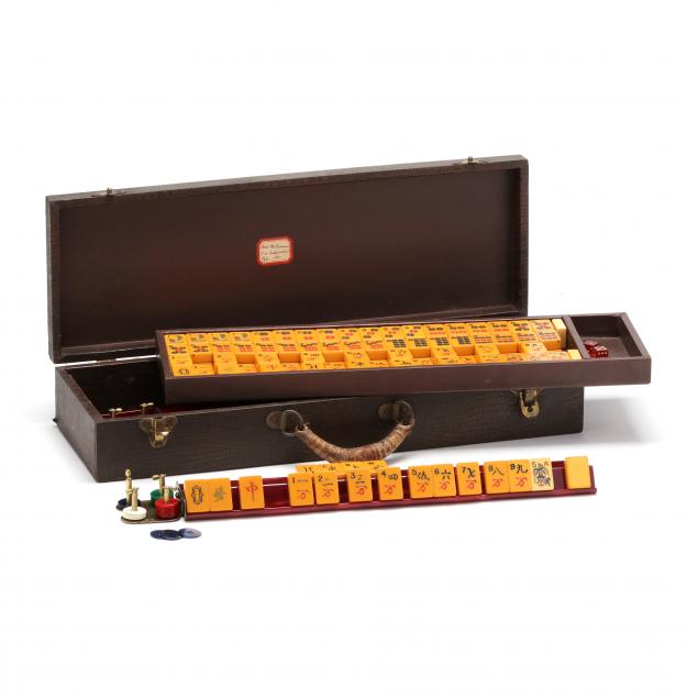 a-vintage-cased-bakelite-mahjong-set