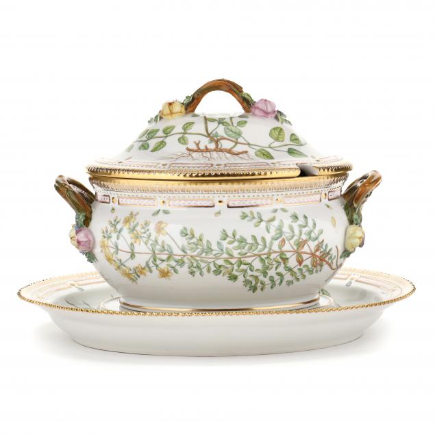 royal-copenhagen-flora-danica-covered-tureen-and-tray