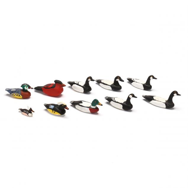 doug-jester-jr-va-1905-1989-collection-of-fourteen-miniature-bird-carvings
