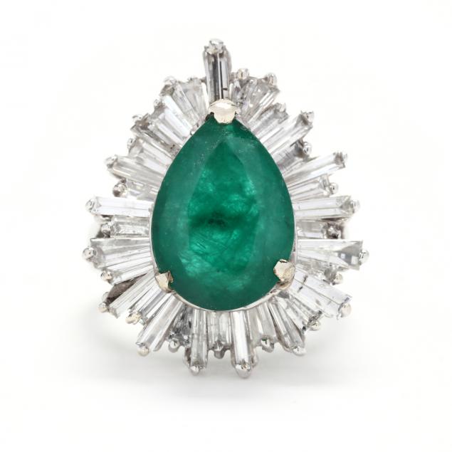 white-gold-emerald-and-diamond-ring