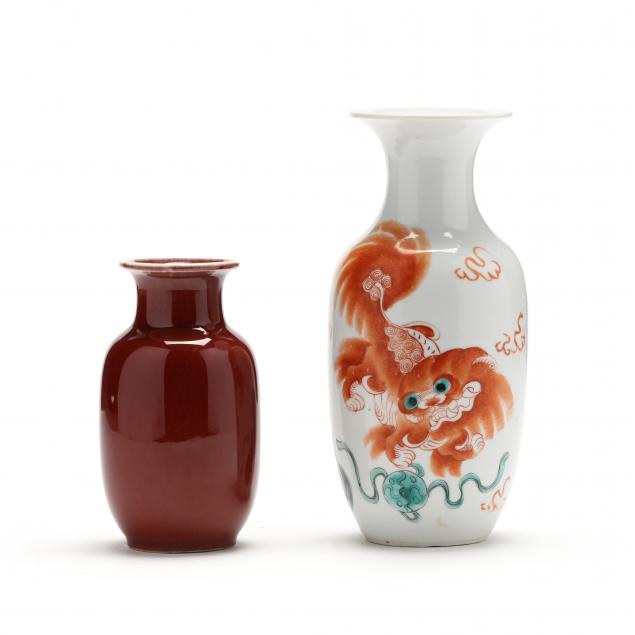 two-chinese-porcelain-vases