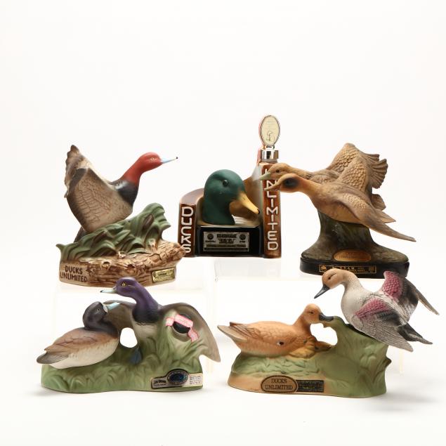 beam-bourbon-whiskey-in-ducks-unlimited-decanters