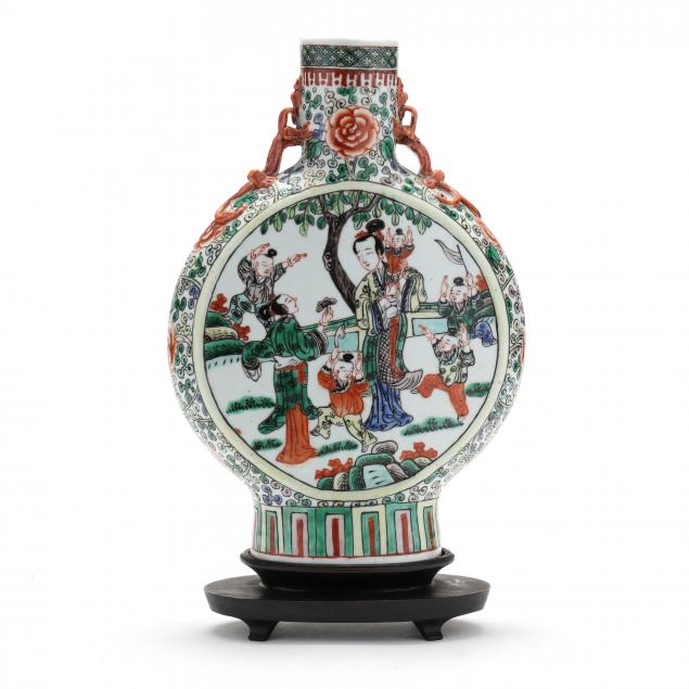 a-chinese-porcelain-famille-verte-moon-flask-vase