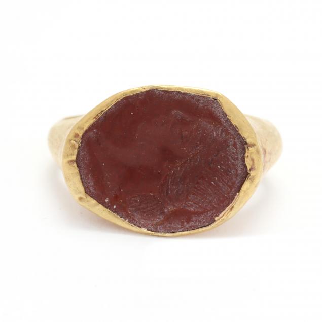 small-roman-style-gold-ring-with-intaglio-female-bust
