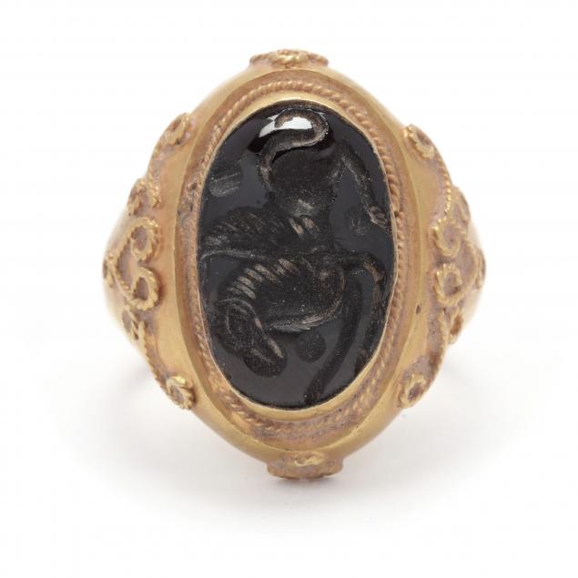 classical-style-gold-ring-with-intaglio-pegasus