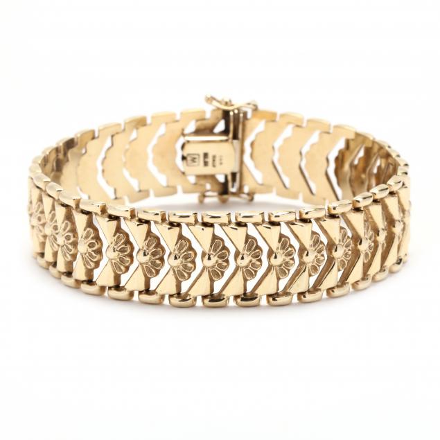 gold-bracelet