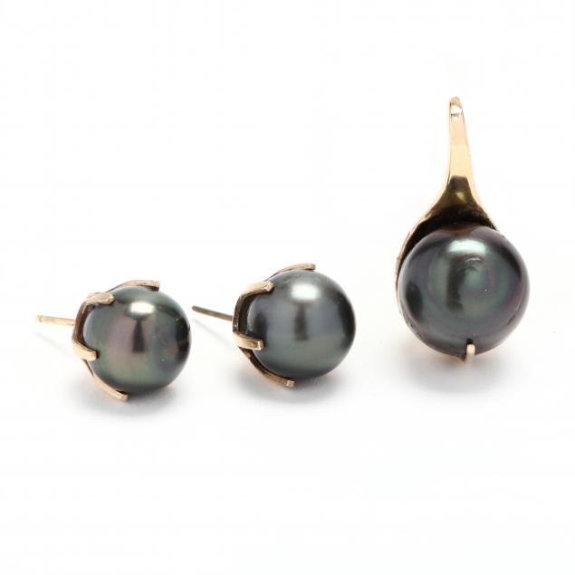 gold-and-tahitian-pearl-pendant-and-earrings-charles-hopkins