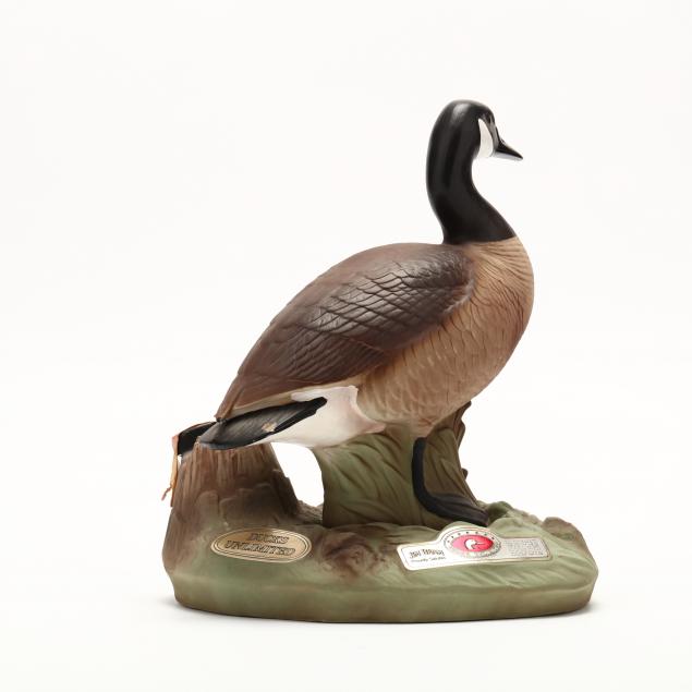 beam-bourbon-whiskey-in-ducks-unlimited-decanter