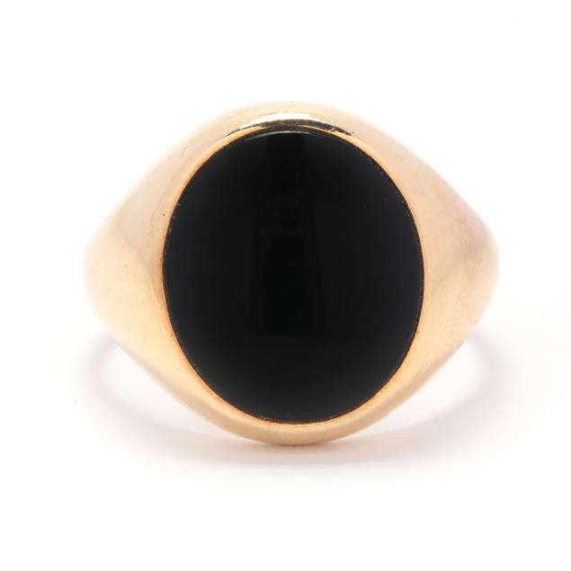 gent-s-gold-and-onyx-ring