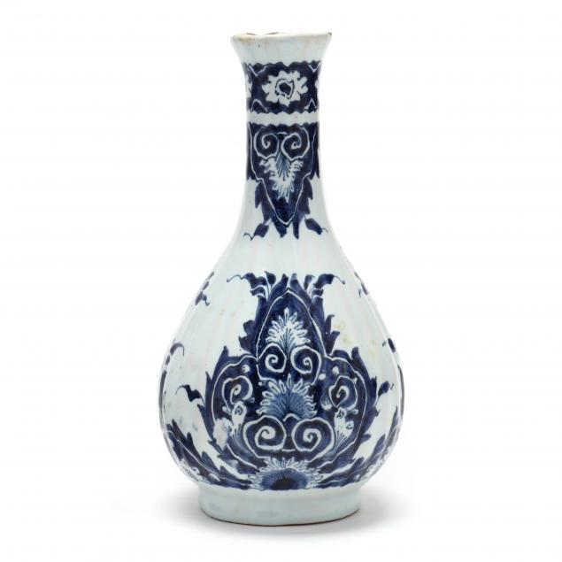 dutch-delft-blue-and-white-bottle-vase