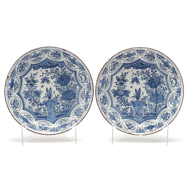 i-de-griekse-a-i-pair-of-dutch-delft-blue-and-white-plates