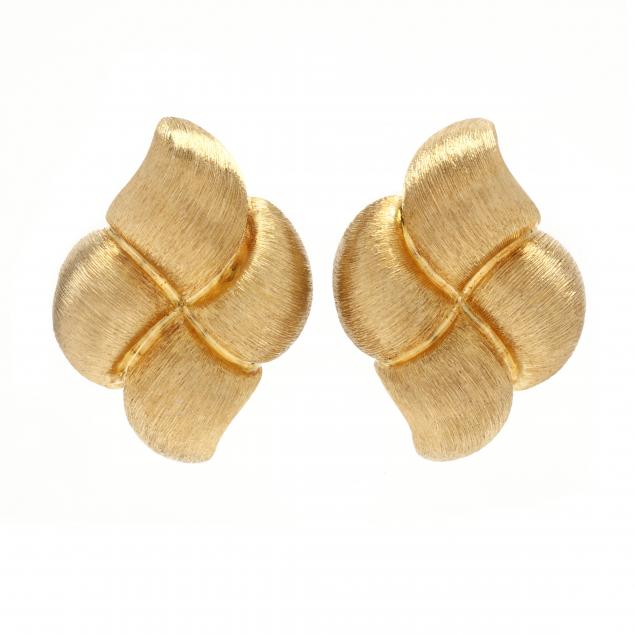 pair-of-gold-earrings-henry-dunay