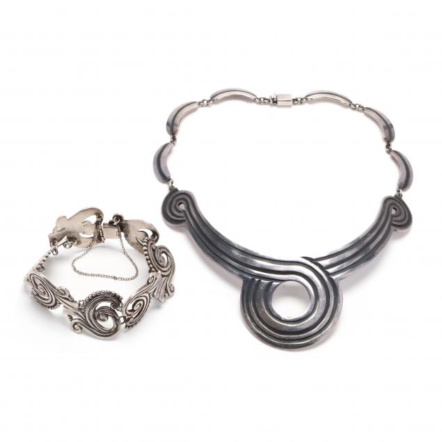 silver-choker-necklace-and-a-silver-bracelet