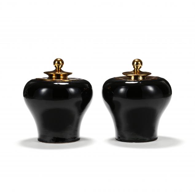 pair-of-large-decorative-ceramic-black-urns-with-gilt-covers