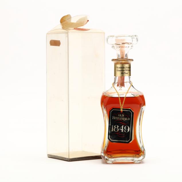 old-fitzgerald-1849-prime-bourbon-whiskey-in-glass-decanter