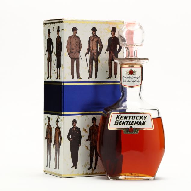 kentucky-gentleman-bourbon-whiskey-in-glass-decanter