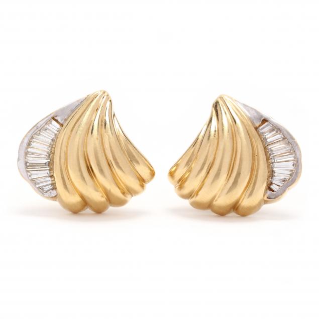 gold-and-diamond-fan-motif-earrings