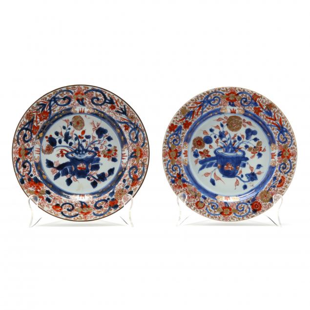 a-pair-of-chinese-imari-porcelain-plates