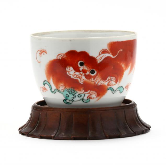 a-chinese-porcelain-bowl-with-red-foo-lion