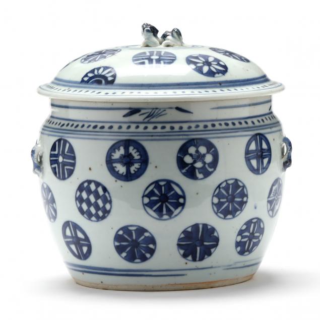 a-chinese-porcelain-storage-jar-with-cover
